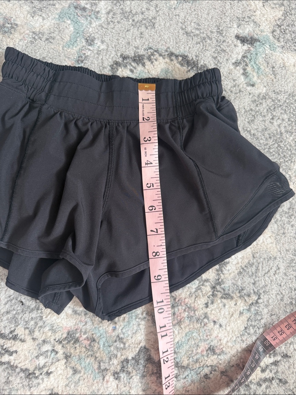 Lululemon Hotty Hot Short II *2.5" - Picture 9 of 10